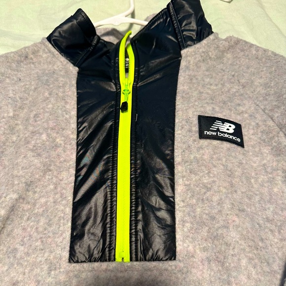 New Balance Wmns Spinnex Fleece Layer Top Women’s Size M Grey Multi
NWOT - Picture 9 of 10